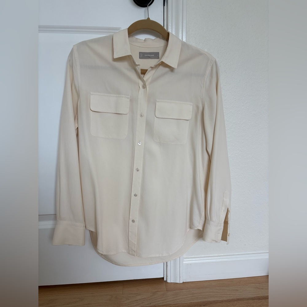 Everlane Women’s Silk Cream-Colored Button Down Shirt